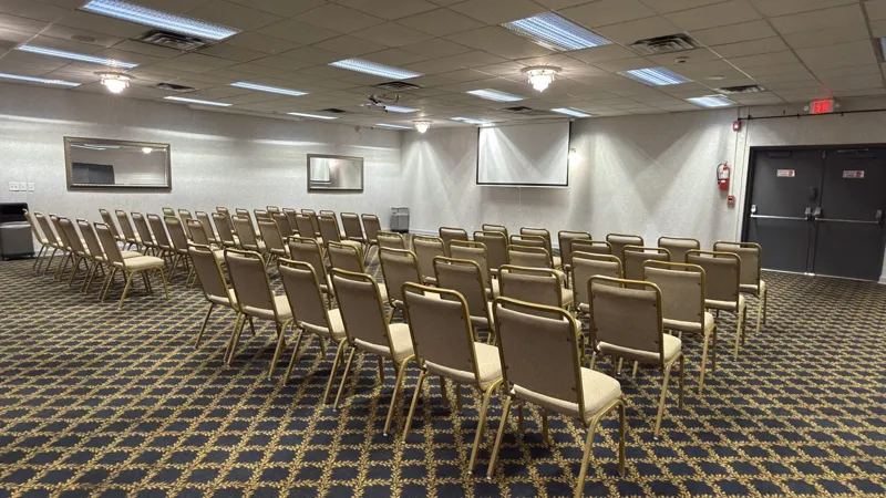 Show photo 5: theater seating
