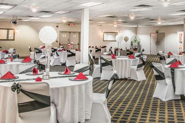 Quality Inn Livonia ballroom